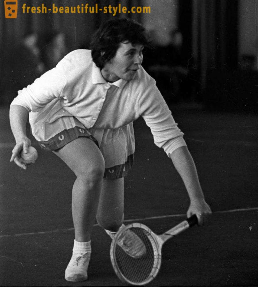 Anna Dmitrieva: biografía, fecha de nacimiento, alcanzando una carrera en el tenis y comentarista deportivo