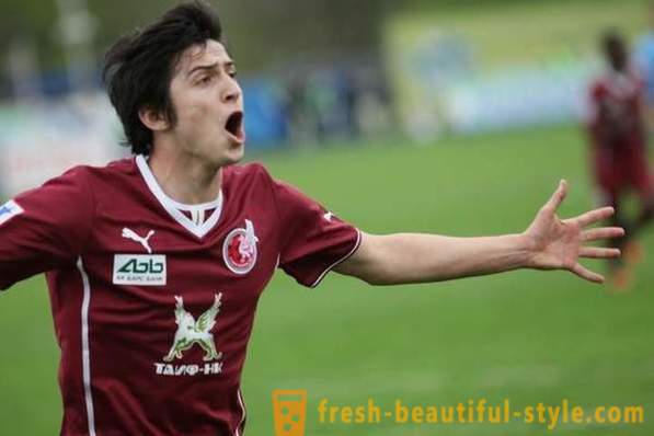 Serdar Azmun: Carrera jugador de fútbol iraní 
