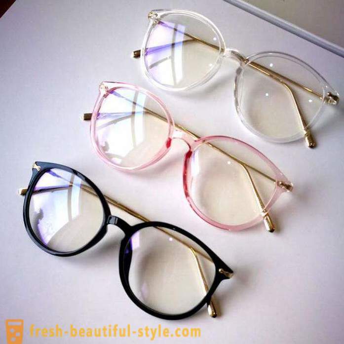 Gafas de marca con vidrio transparente: características, modelos y comentarios