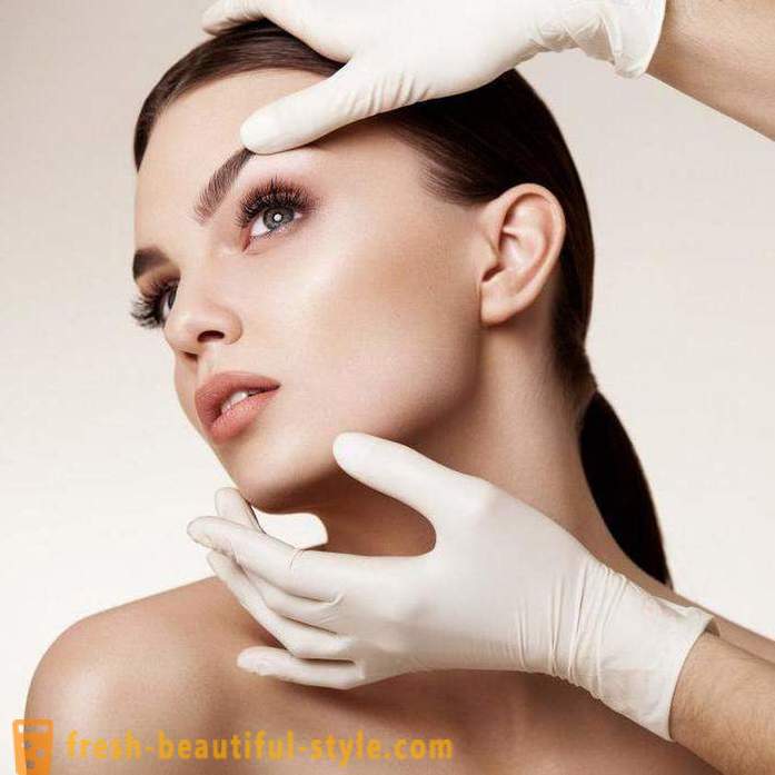 ¿Qué es una cirugía estética? tratamiento cosmético de estiramiento de la piel. lavado de cara