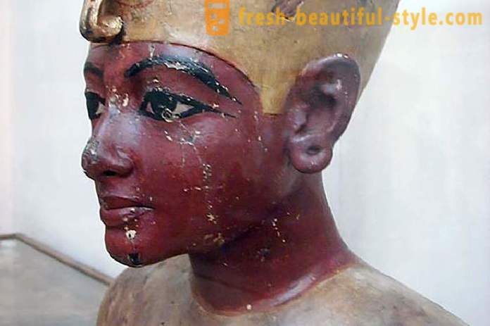 La historia del amor faraón Amenhotep y Nefertiti