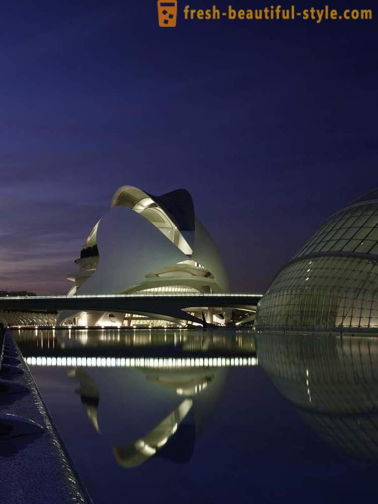 La extraordinaria arquitectura de la casa de la ópera en Valencia