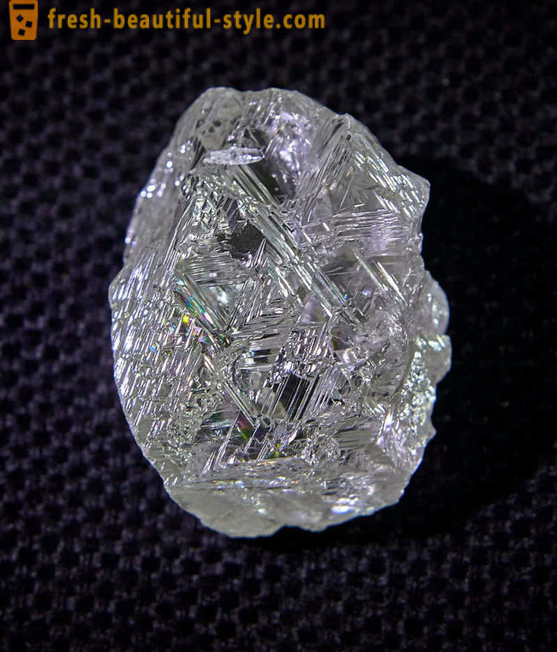 En Yakutia han encontrado un diamante único que pesa cerca de 200 quilates