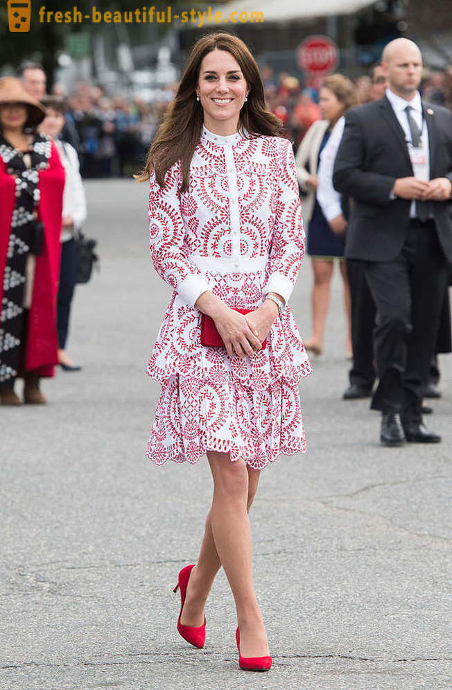 Cuando el impecable estilo de Kate Middleton rompió el código de vestimenta real