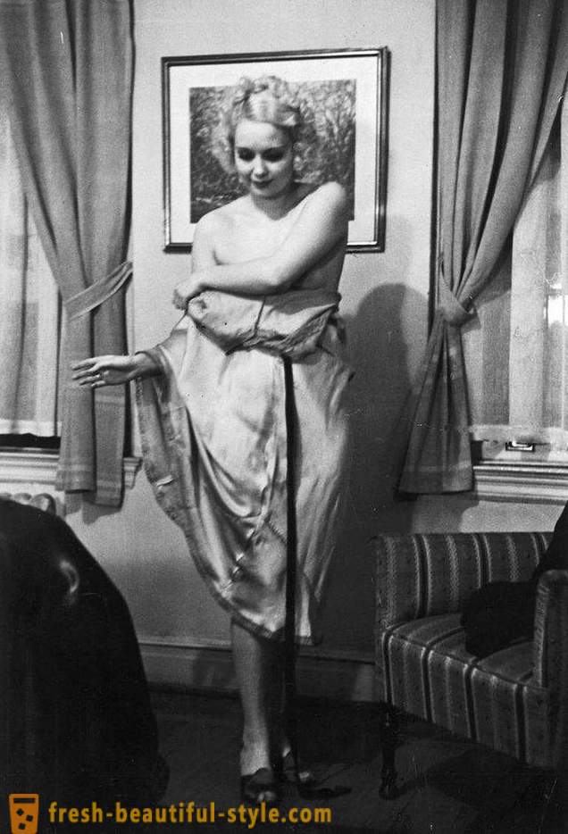 Cómo desnudarse en el dormitorio: la instrucción en el año 1937 para las mujeres