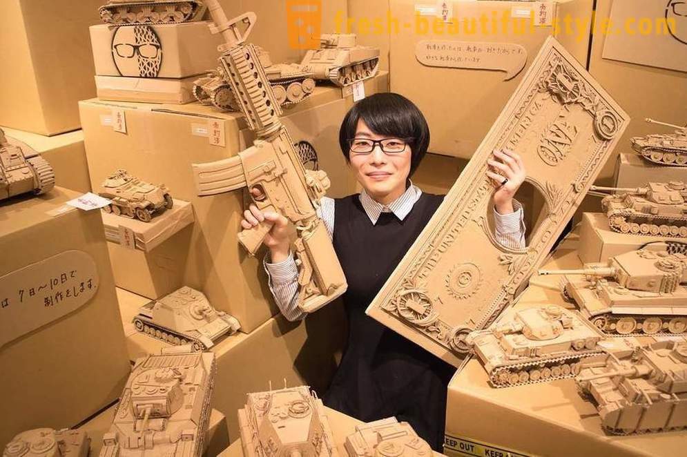 Esculturas sorprendentes de cajas de cartón