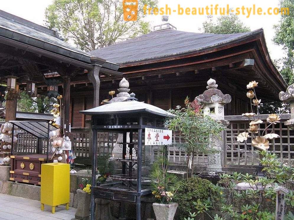 En Japón, hay un templo dedicado a la mama de la mujer, y eso está bien