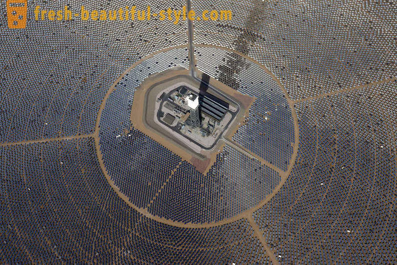 ¿Cómo funciona la planta de energía solar en el más grande del mundo