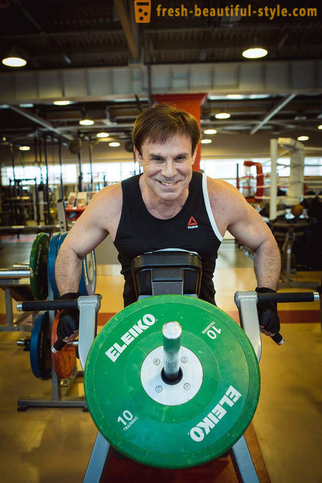 Efim Shifrin en su 60 aniversario udelal Schwarzenegger