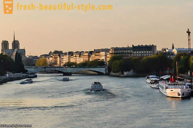 Caminar por los puentes de París