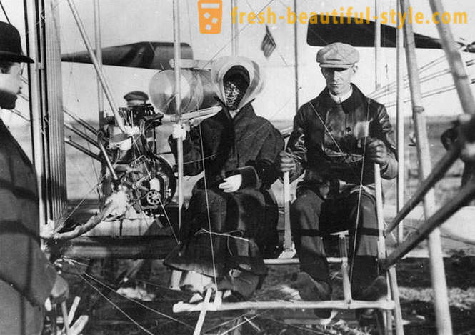 El primer vuelo tripulado en avión