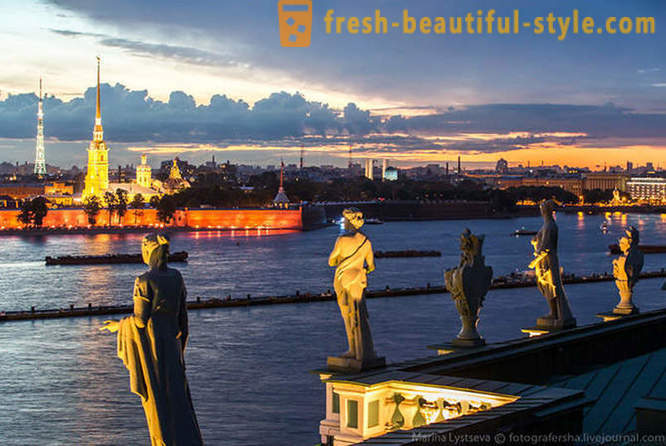 Como se ha señalado Velas Escarlata 2014 San Petersburgo