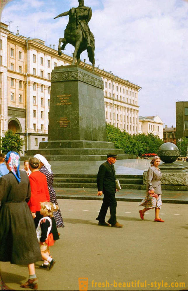 Moscú, 1956, en las fotografías de Jacques Dyupake