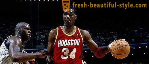 Hakeem Olajuwon - uno de los mejores centrales de la historia de la NBA