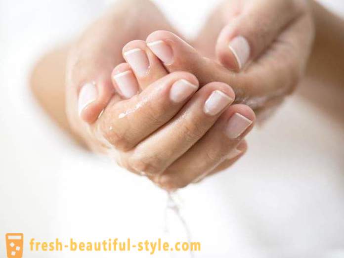 Las manchas blancas en las uñas de los dedos: las causas y el tratamiento