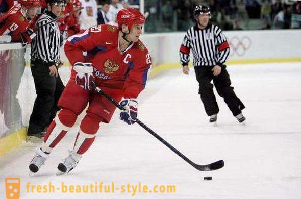Jugador de hockey ruso Alexei Kovalev: biografía y carrera en el deporte
