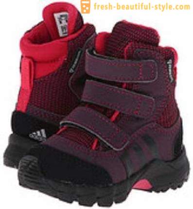 Zapatos de invierno de membrana para los niños: una revisión