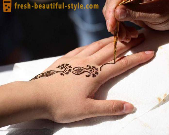 Tatuajes de henna. Como hacer un tatuaje de henna temporal