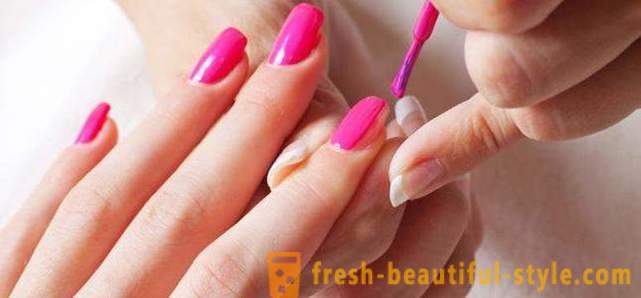 Manicura: hermosas uñas durante 15 minutos