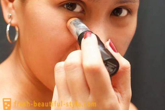 Primero cuidado cosmético: corrector para el rostro