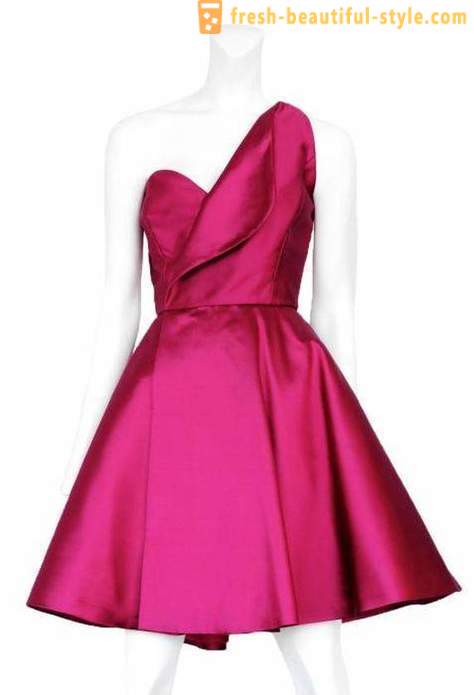 Vestido de color rosa como elemento básico del guardarropa