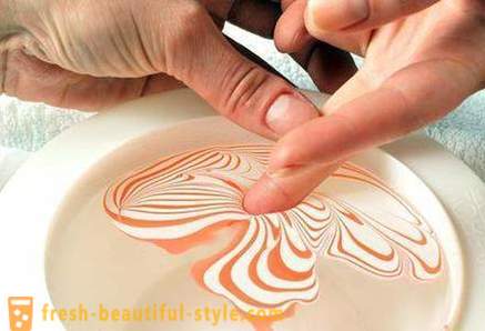 Manicura en el agua - una nueva tendencia en el arte de uñas
